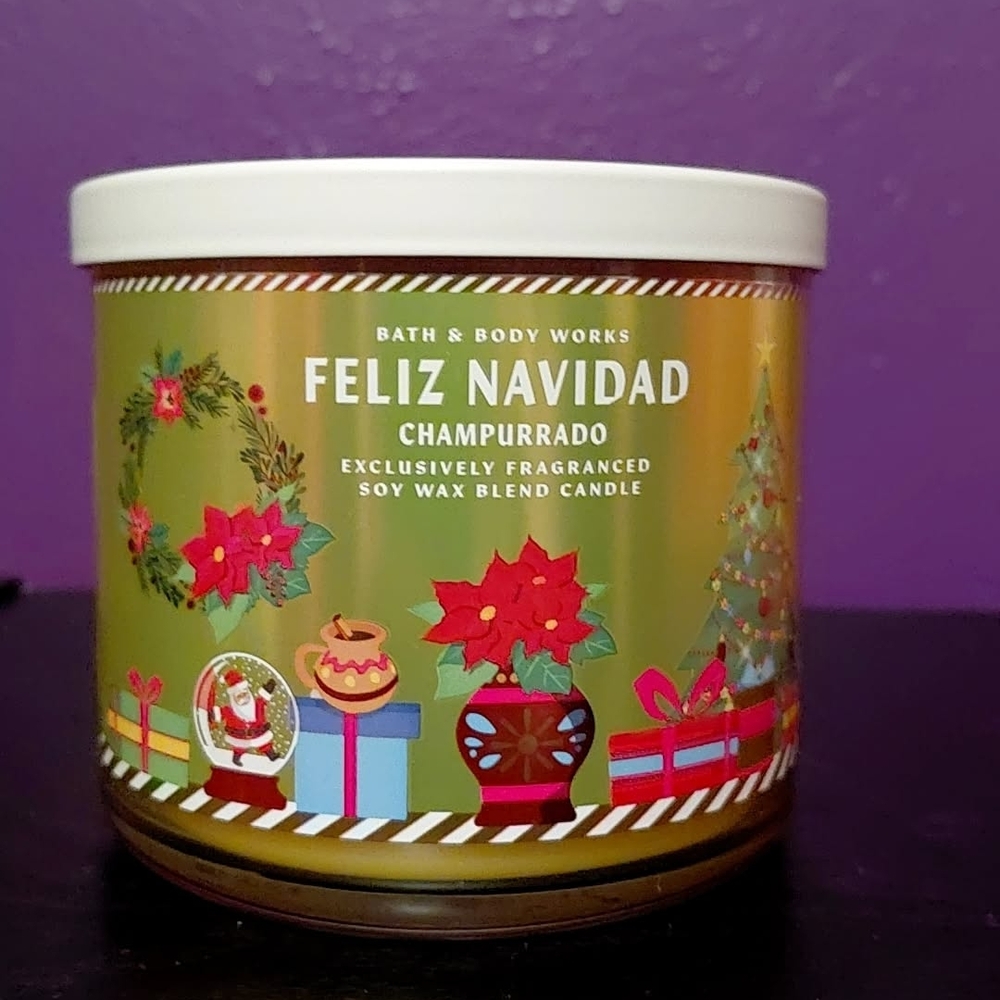 Bath & Body Works Feliz Navidad Champurrado Candle - Green and Red